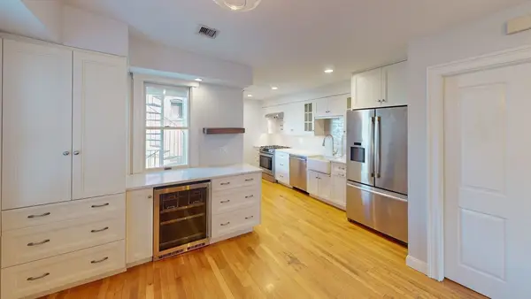 214-216 W 7th St #2L, Boston, MA 02127