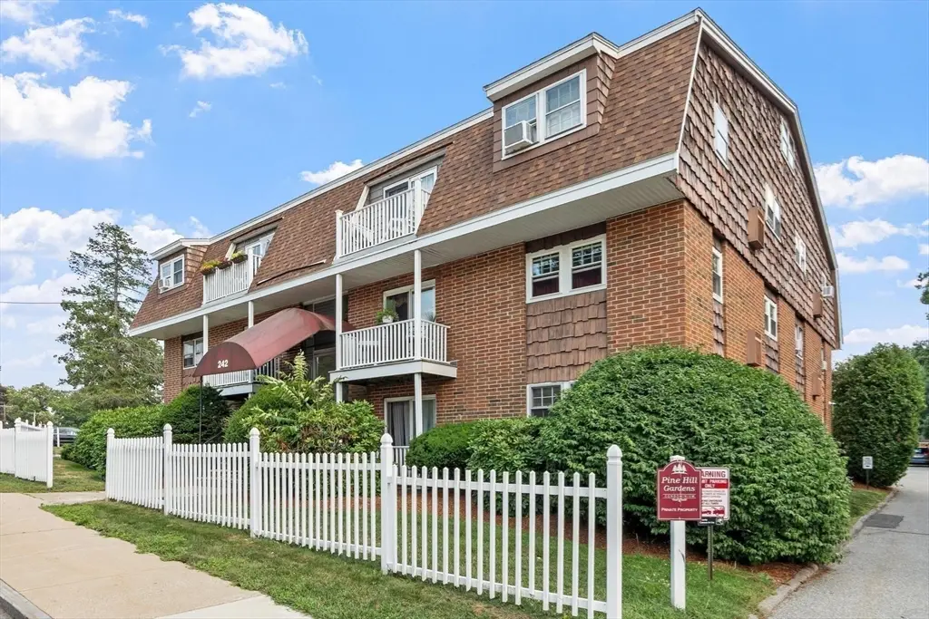 242 Mount Vernon St #6, Lawrence, MA 01843 - #1