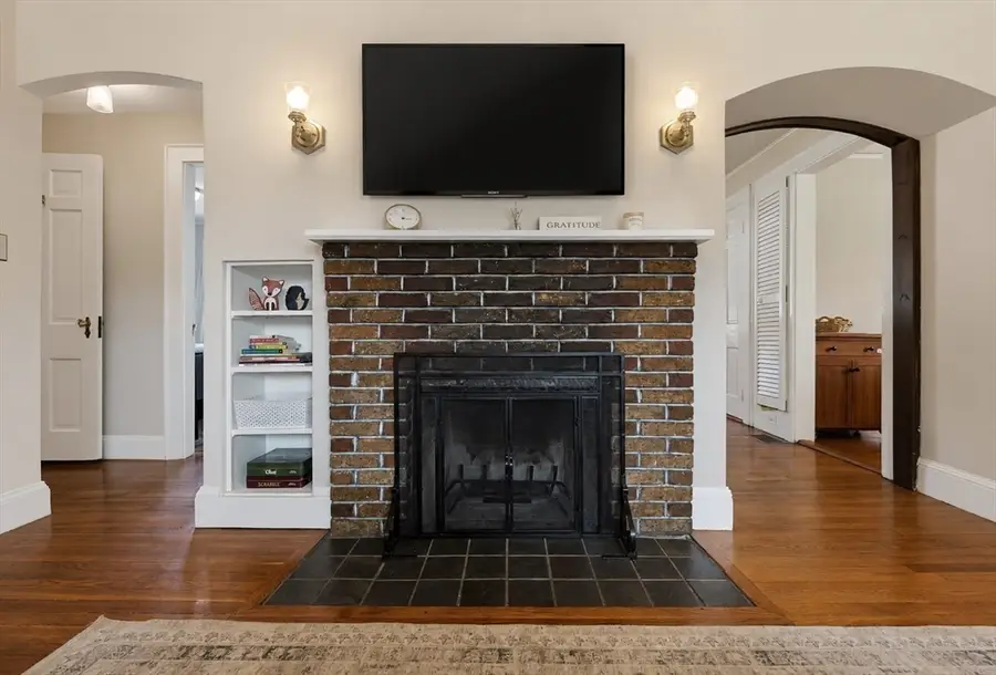 812 East St, Dedham, MA 02026 - #3