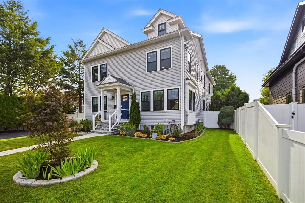 19 Manhattan Ter, Newton, MA 02465 - #1
