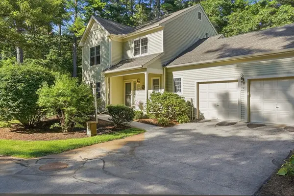 12 Chestnut Ln #12, Bedford, MA 01730