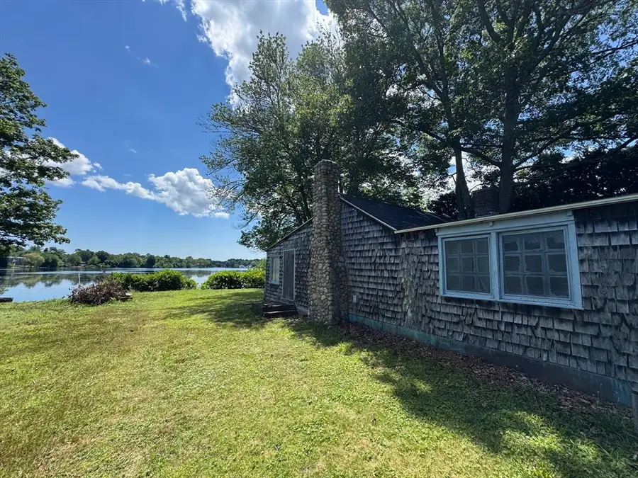 56 Lakeside Ave, Dartmouth, MA 02747 - #2