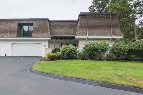 177 Porter Lake Dr #177, Springfield, MA 01106