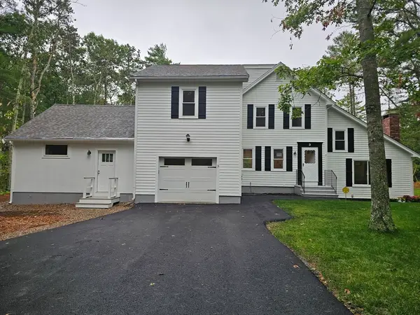 3 Viber Ln #1, Falmouth, MA 02536