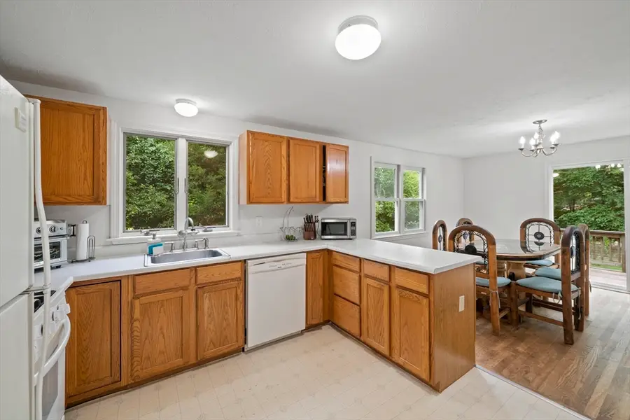 190 Monroe St, Pembroke, MA 02359 - #3