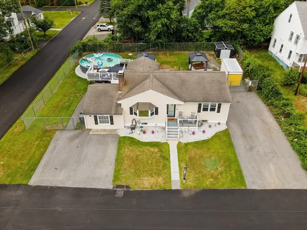 77 Valley Road, Dracut, MA 01826