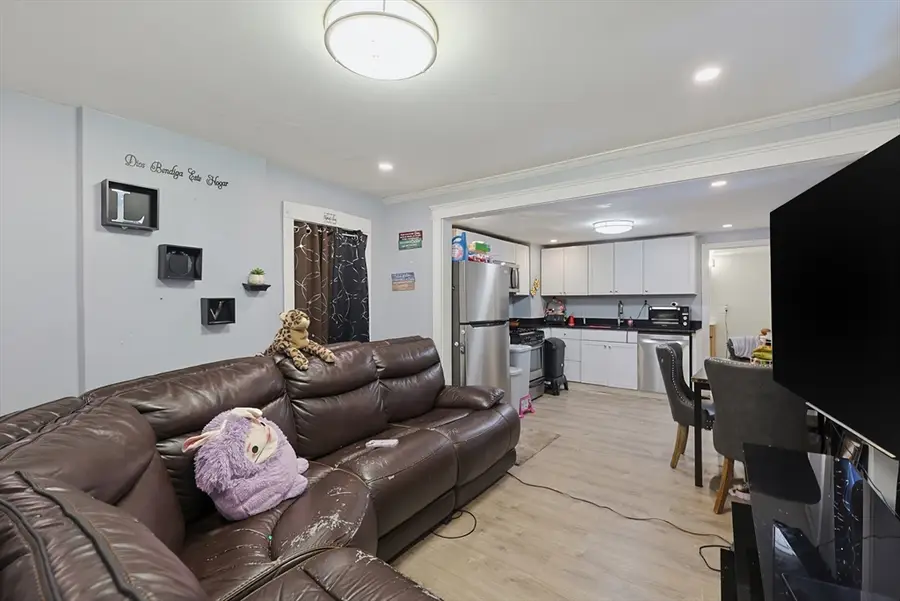 6-8 Howell Ct, Chelsea, MA 02150 - #3