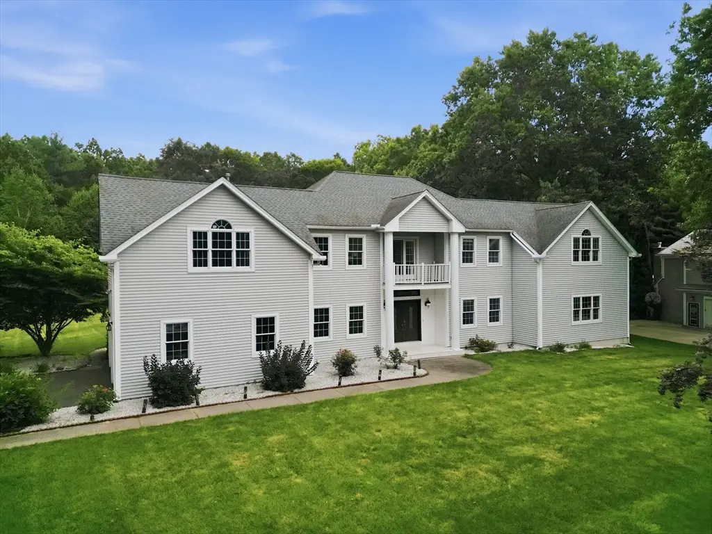 20 Raymond Cir, Westfield, MA 01085 - #1