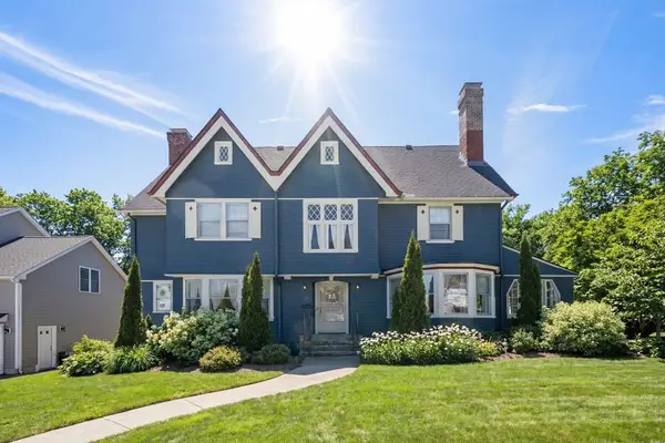 25 Kenwood Ave, Worcester, MA 01605