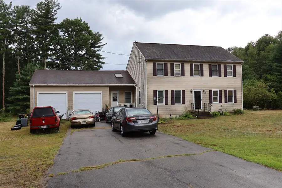 117 Charlton St, Oxford, MA 01540 - #2