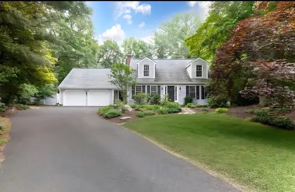135 Lawndale Rd, Mansfield, MA 02048