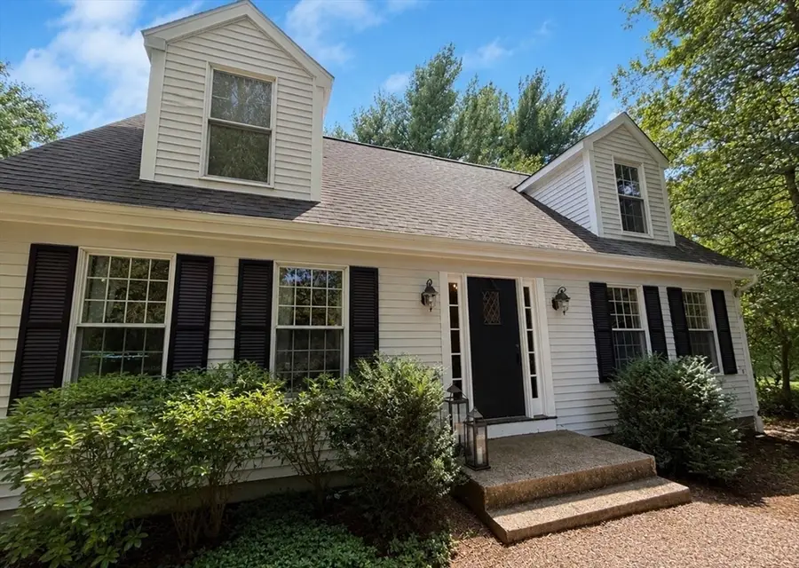 135 Lawndale Rd, Mansfield, MA 02048 - #3