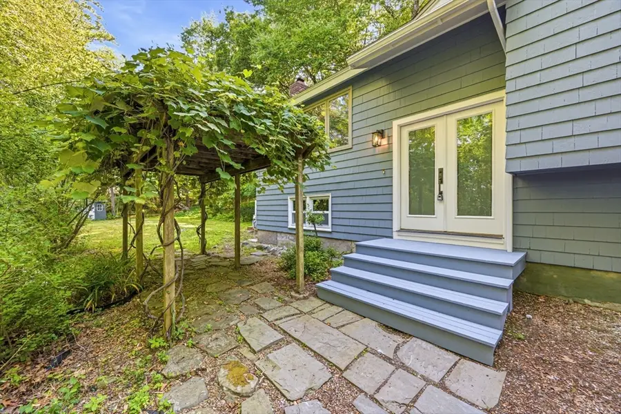 7 Hillcrest Dr, Acton, MA 01720 - #3