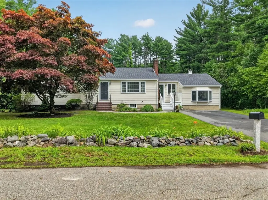 8 Charlotte Dr, Andover, MA 01810 - #1