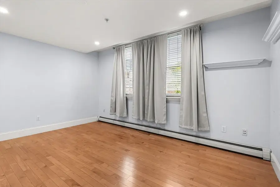 180 Prospect St #7, Gloucester, MA 01930 - #3
