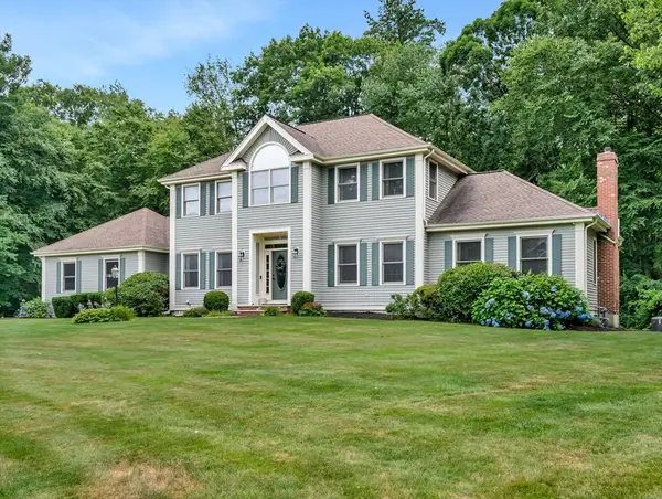 3 Suffolk Cir, Andover, MA 01810