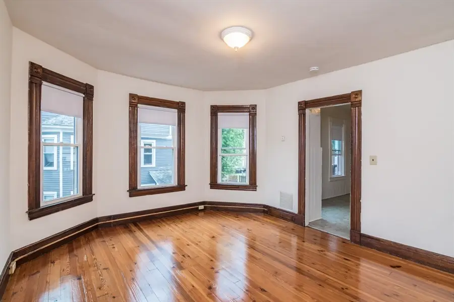 10 Revere St, Springfield, MA 01108 - #3