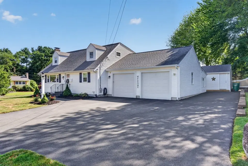 81 Juniper Dr, Norwood, MA 02062 - #1