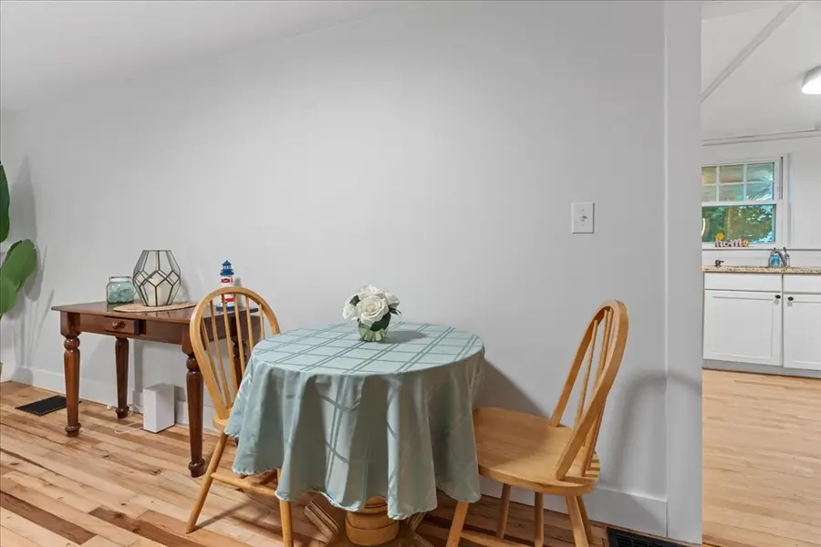 19 Bennett St, Wrentham, MA 02093 - #3