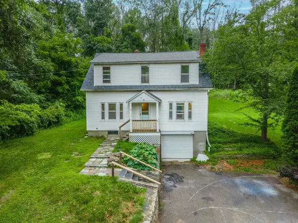 36 Old Worcester Rd, Charlton, MA 01571