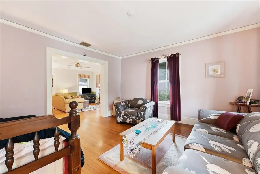 25 Garfield St, Greenfield, MA 01301 - #3