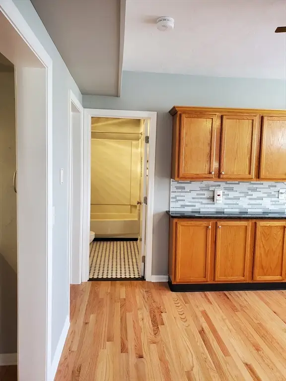 31 Esther St, Worcester, MA 01604 - #3