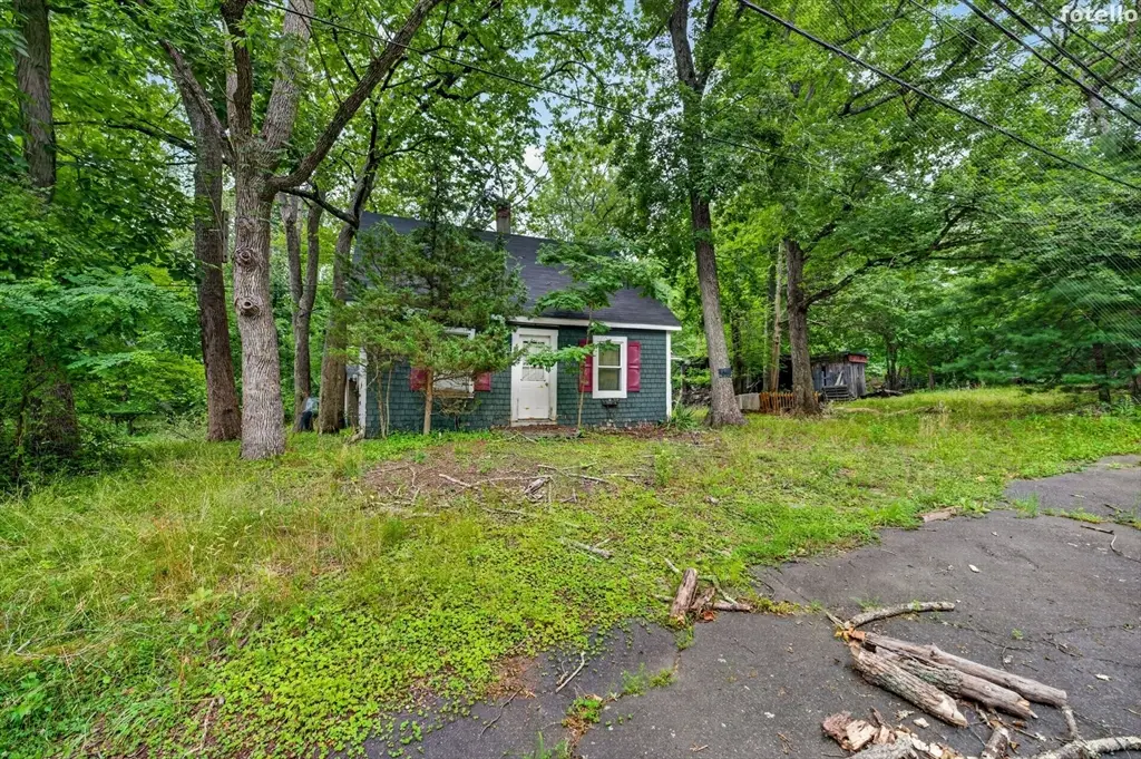 52 S Main St, Berkley, MA 02779 - #1