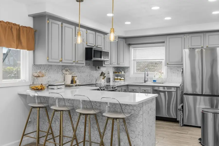 115 Division St, New Bedford, MA 02744 - #3