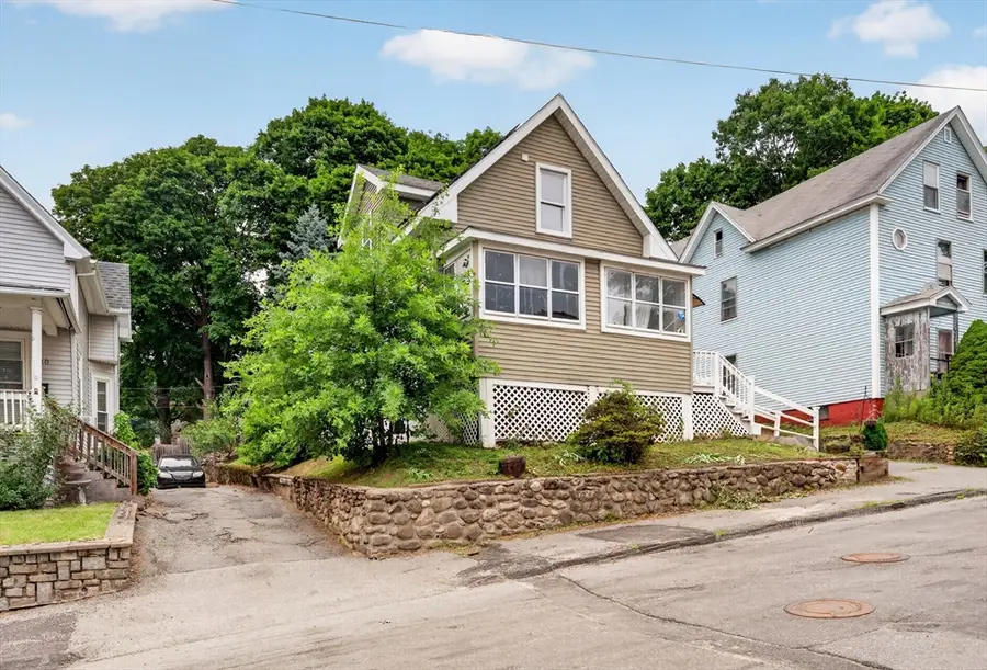 8 Gilman Street, Worcester, MA 01605 - #3