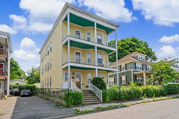 9 Bourne St, Lowell, MA 01852