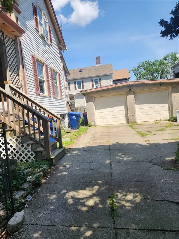 33 Madison St, New Bedford, MA 02740 - #3