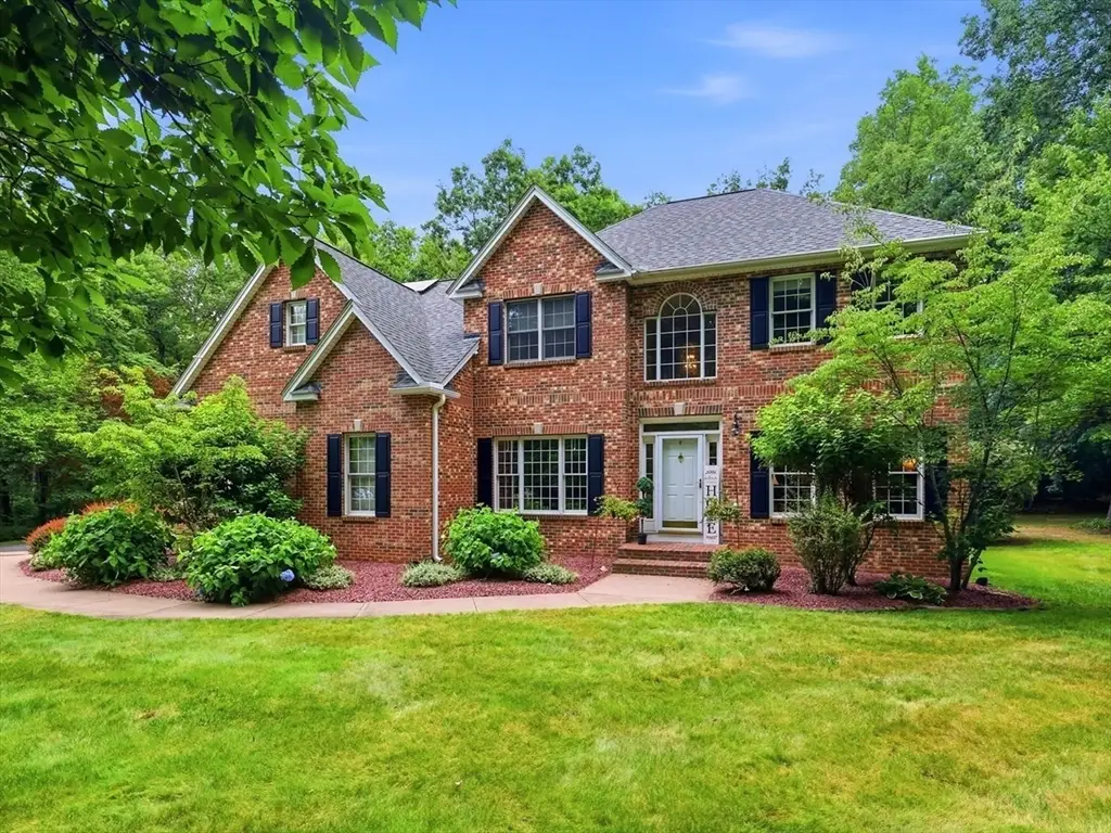 8 Wintergreen Cir, Southwick, MA 01077 - #1