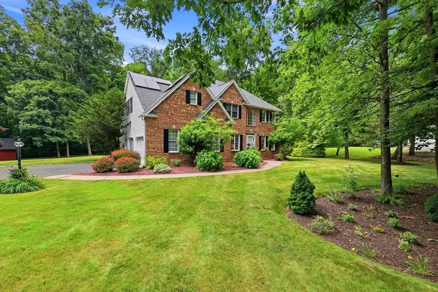 8 Wintergreen Cir, Southwick, MA 01077 - #2