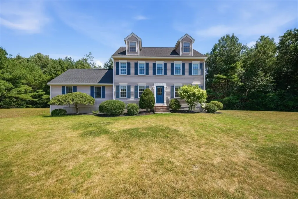 4 Brookview Circle, Tyngsborough, MA 01879 - #1