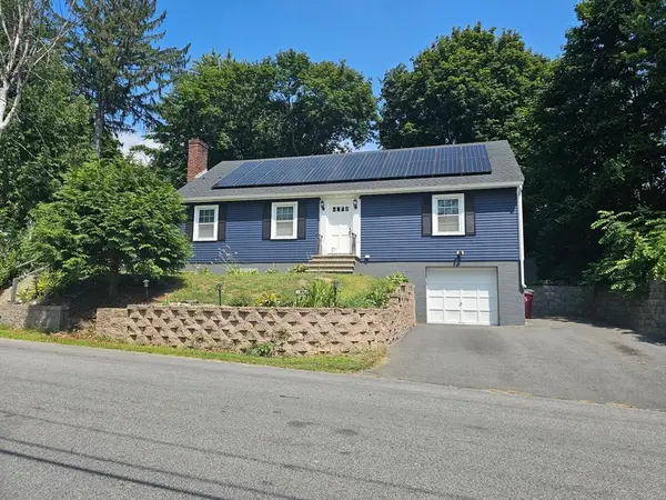 85 Lexington Ave, Lowell, MA 01854