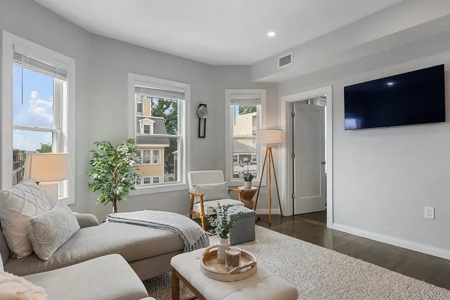 804 E 6th St #2, Boston, MA 02127 - #2
