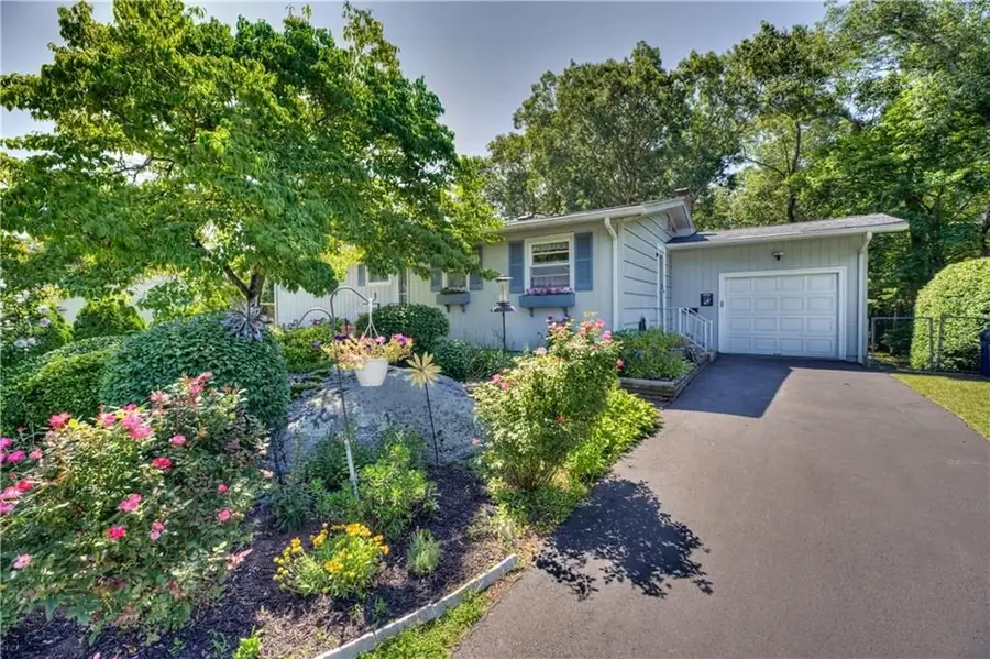 16 Superior St, Warwick, RI 02886 - #2
