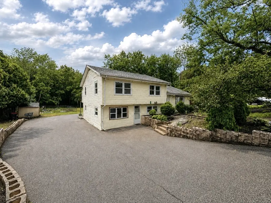 237 Summer St, Brockton, MA 02302 - #2