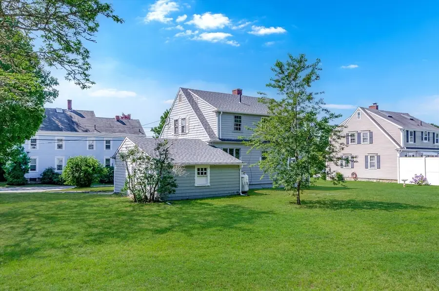 23 Hammond St, Mattapoisett, MA 02739 - #3