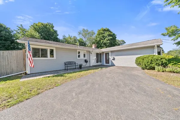 11 Nichols Road, Peabody, MA 01960