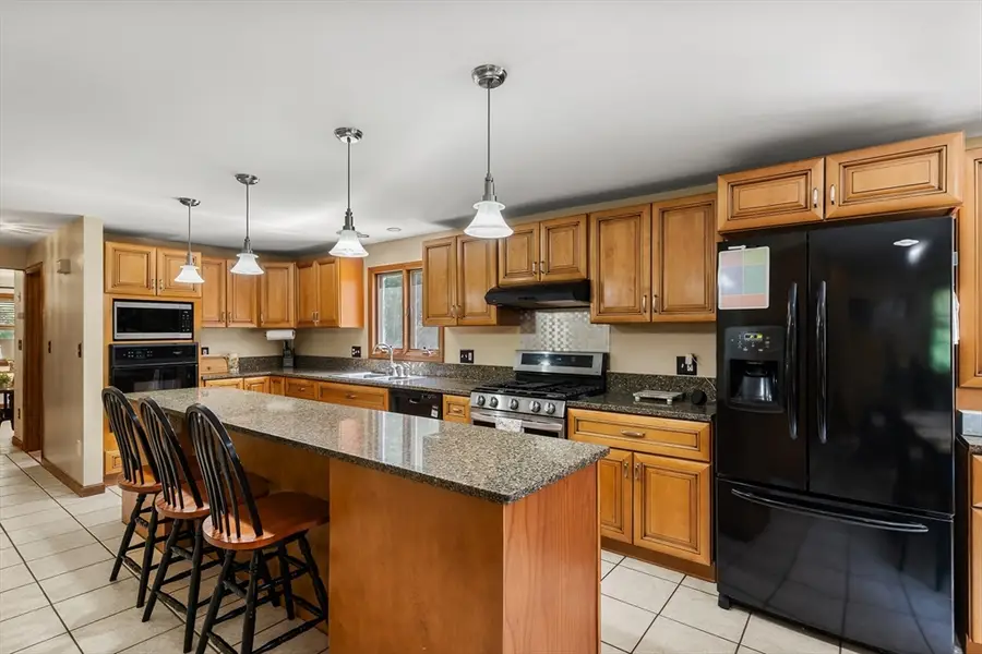 229 Tispaquin St, Middleboro, MA 02346 - #2