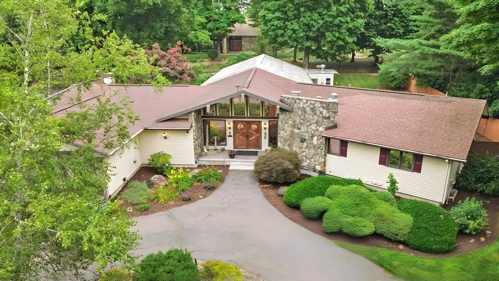 30 Dicsal Ln, Holyoke, MA 01040 - #1