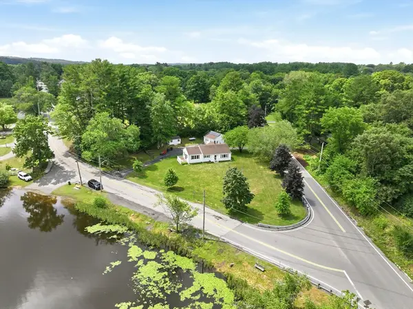 71 School St, Upton, MA 01568