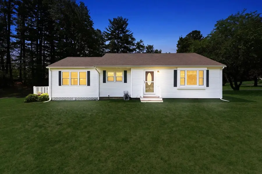 71 School St, Upton, MA 01568 - #2
