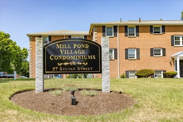 57 Sylvan St #3F, Danvers, MA 01923