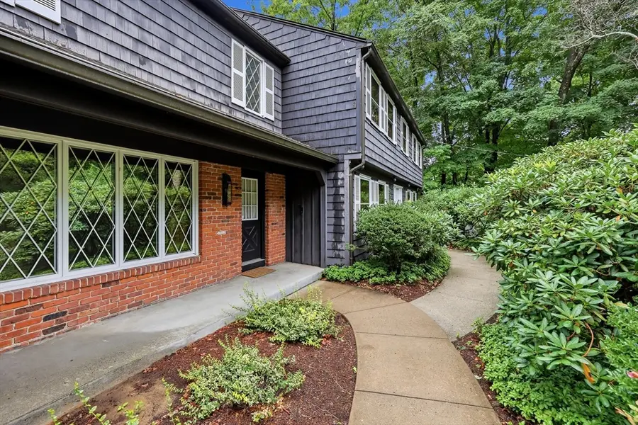3 Hilltop Dr, Wilbraham, MA 01095 - #3
