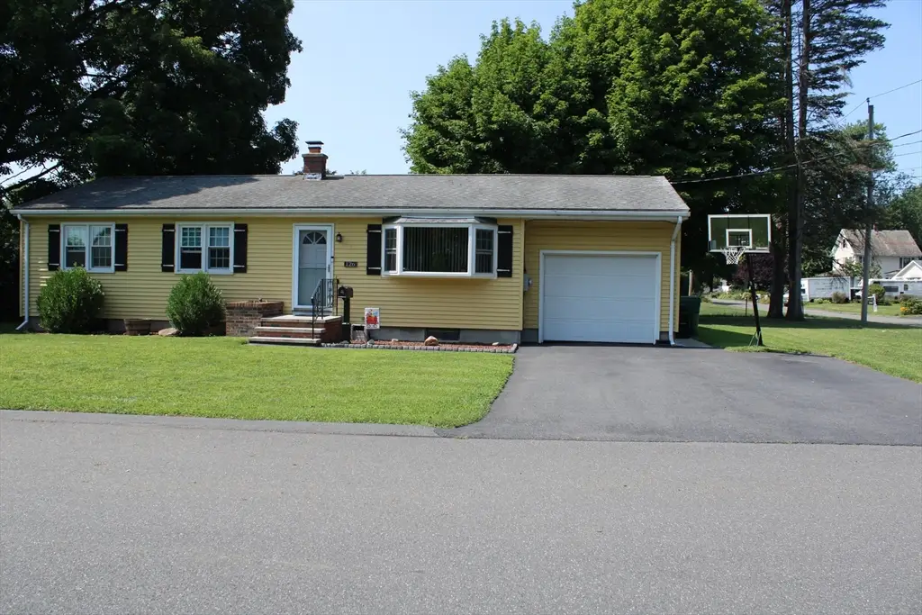 126 Warregan St, Chicopee, MA 01013 - #1