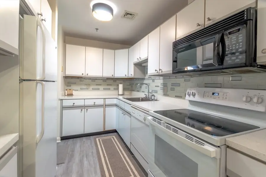 409 Old Country #409, Wenham, MA 01984 - #3