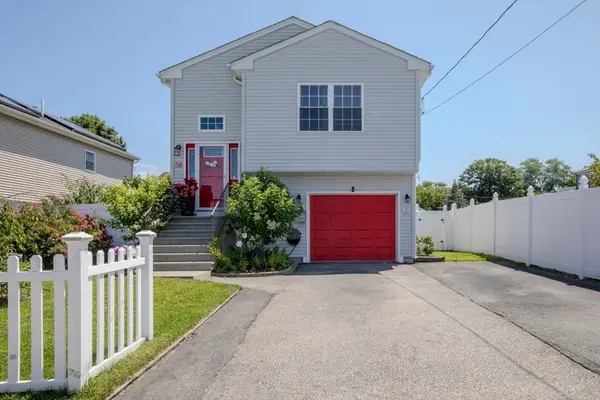 58 Manchester St, Fall River, MA 02721