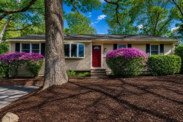 332 Massapoag Ave, Sharon, MA 02067